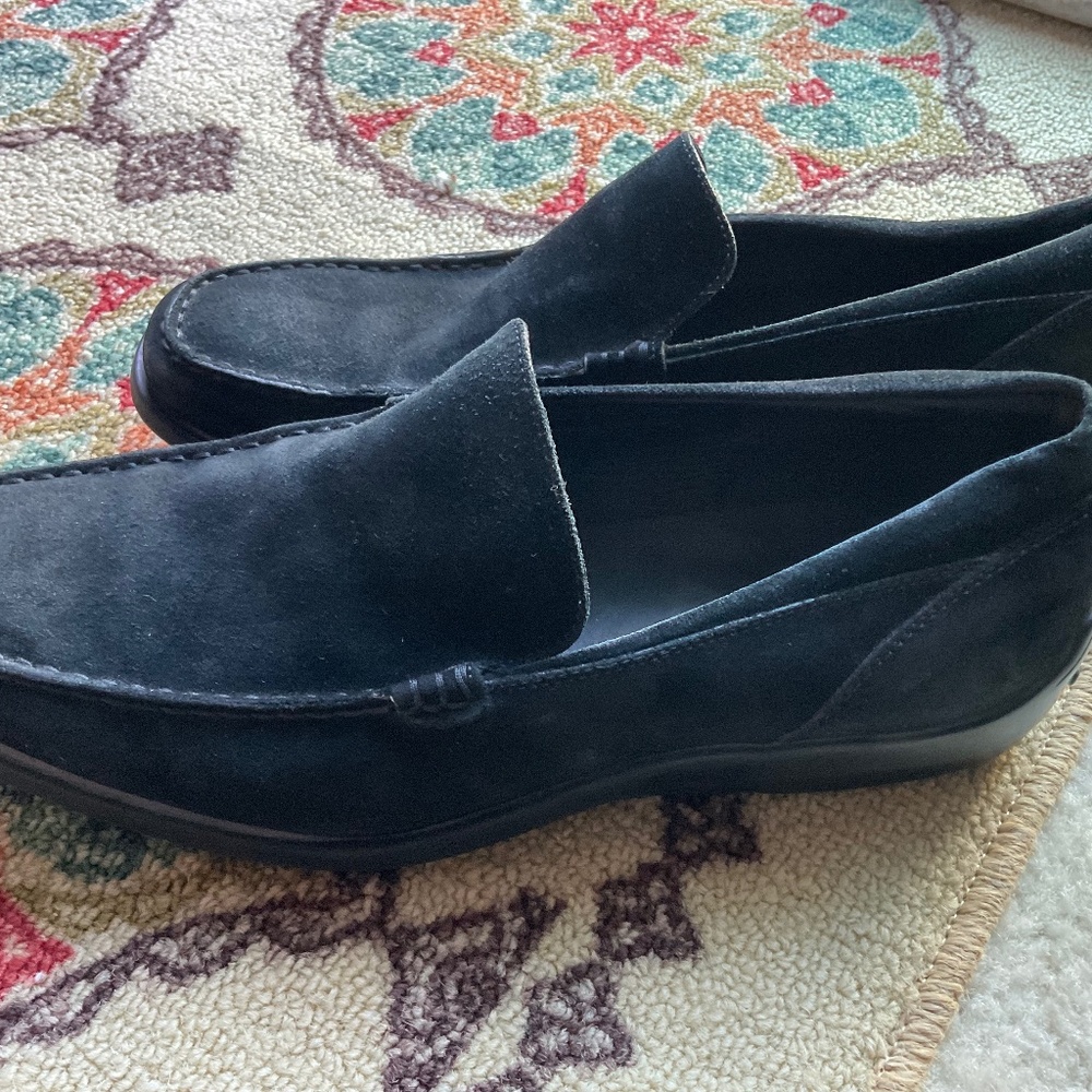 Men’s Suede Tods loafers size 9